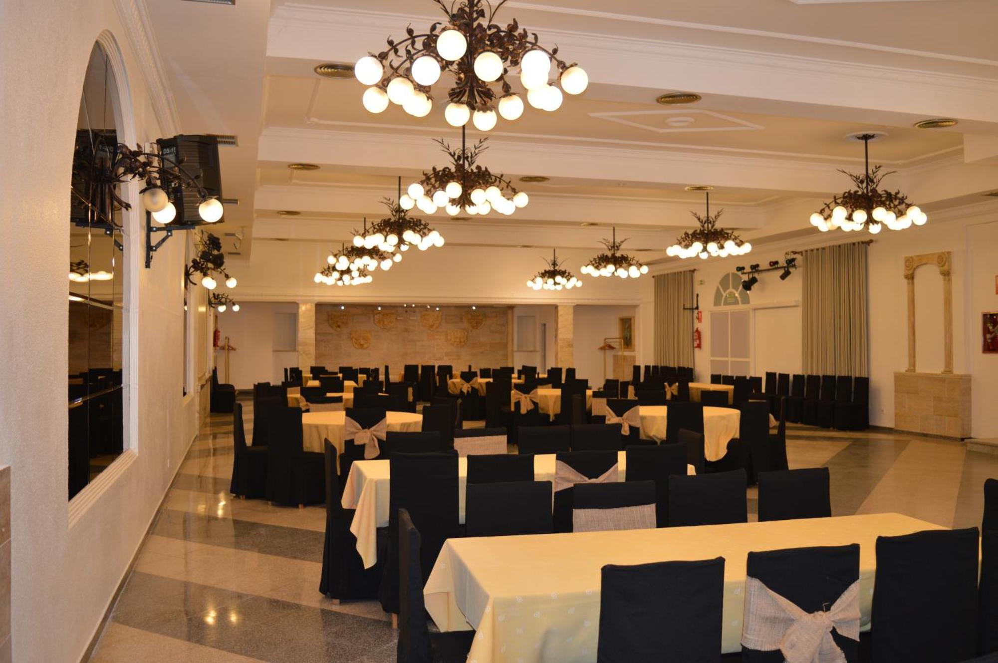 Nuevo Hotel Capitolio Valdepenas Bagian luar foto